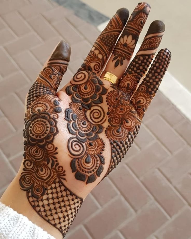 easy front hand simple mehndi design