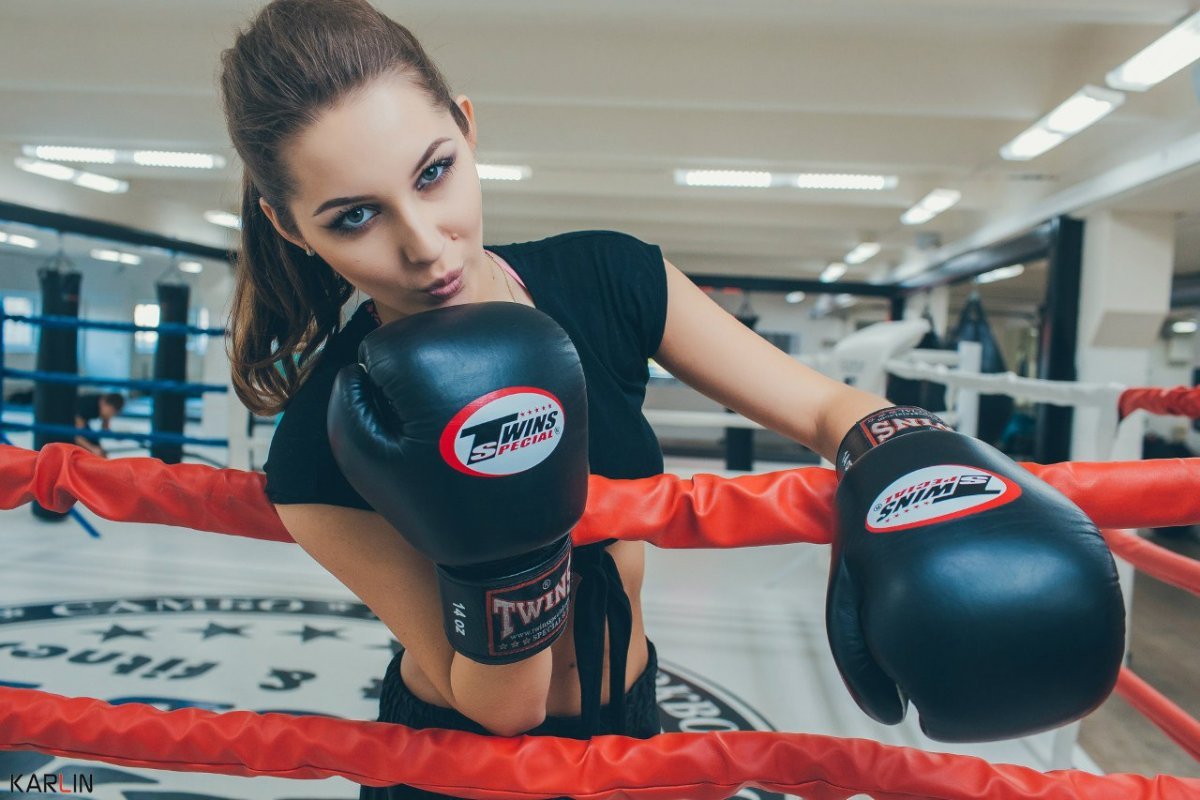 Boxing-Inspired Outfits: Style Tips for Trendy Girls