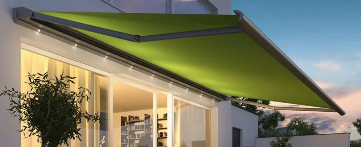 Chelsea Drop Arm Commercial Awnings