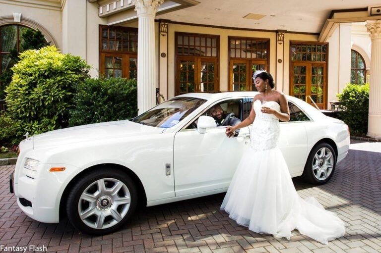 NY   Wedding  Limos:   Your  Stylish  Ride  Awaits